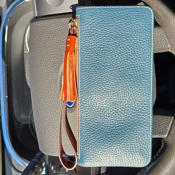 Dooney and Bourke Tatum wristlet/wallet. Teal pebble grain leather - Picture 3 of 6
